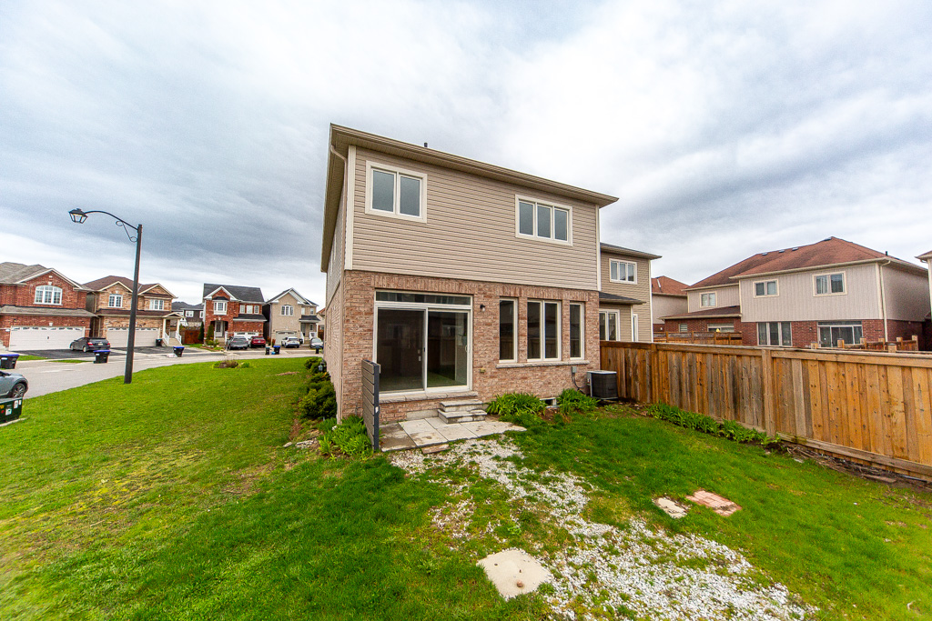 5-hutton-cres-angus-49