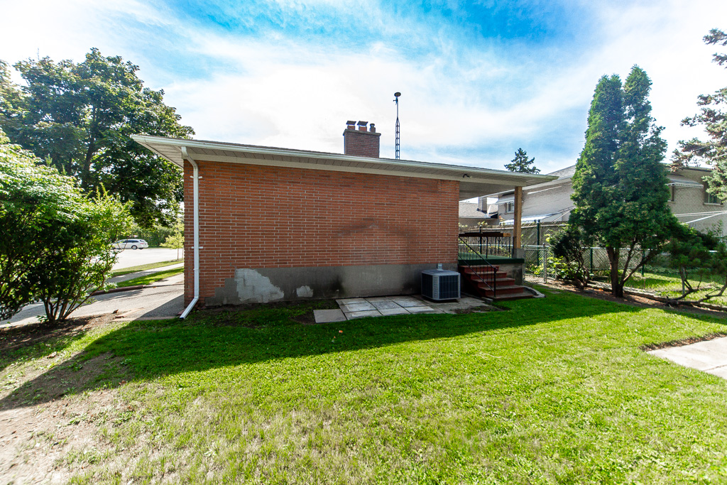 131-west-deane-park-dr-toronto-45